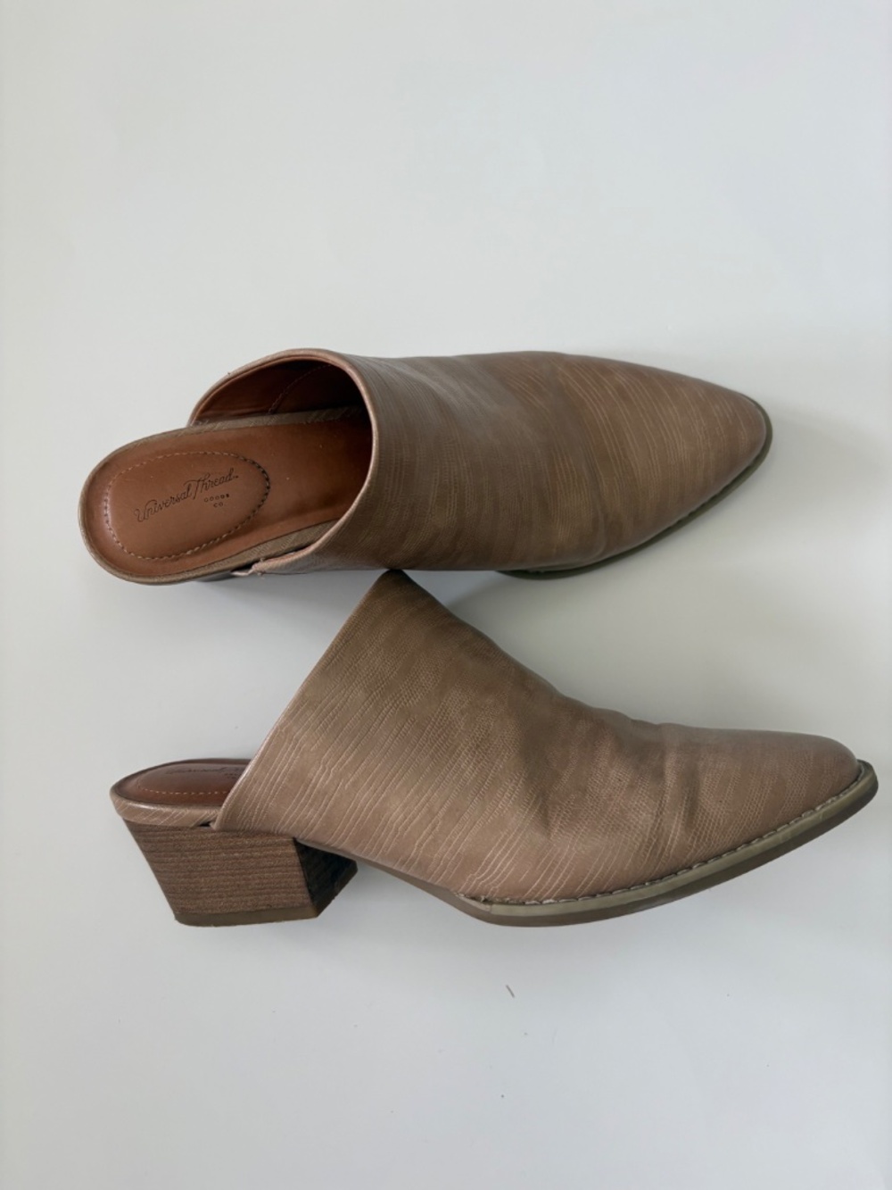 Universal Thread  tan mules - Picture 2 of 3